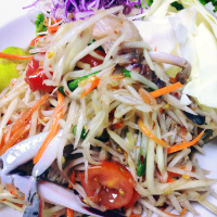 PAPAYA SALAD / CRAB