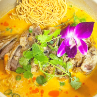 CRISPY DUCK KHAO SOY