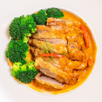 CRISPY DUCK PANANG CURRY