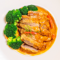 CRISPY DUCK PANANG CURRY