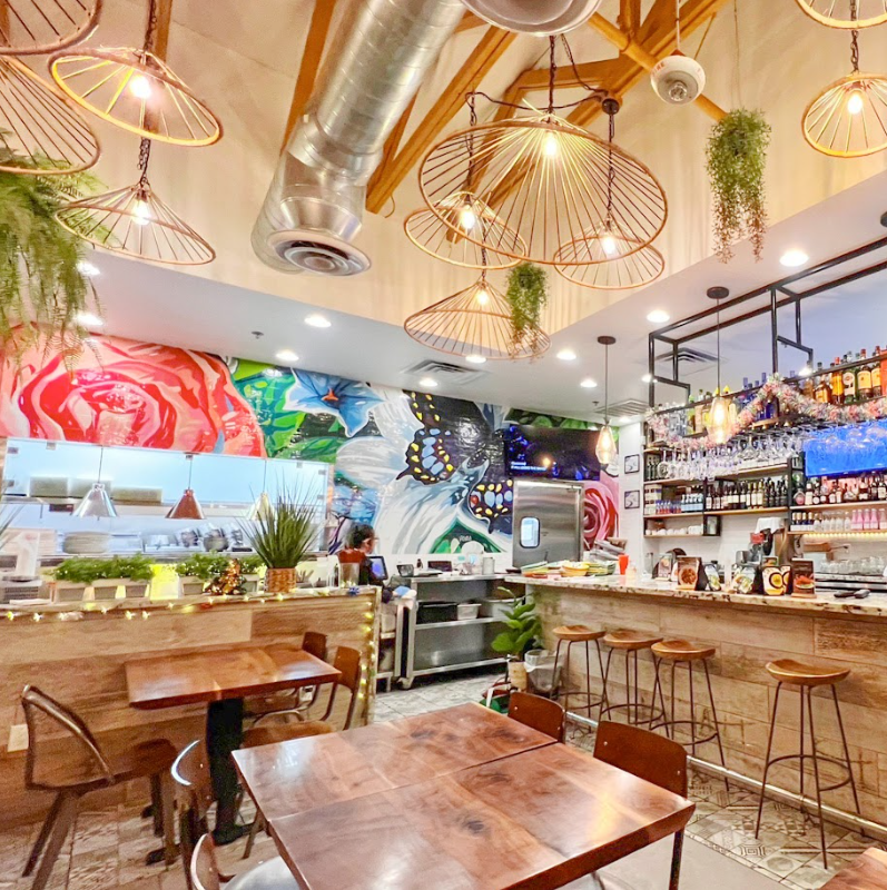 Weera Thai Chinatown interior