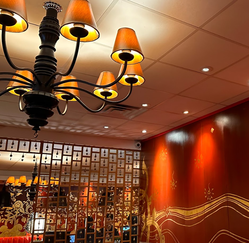 Weera Thai Sahara interior